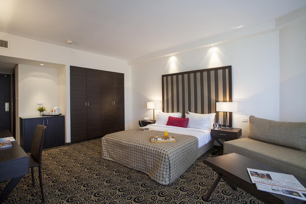 Hod Hasharon Luxury Apartment Herzelia Exteriör bild