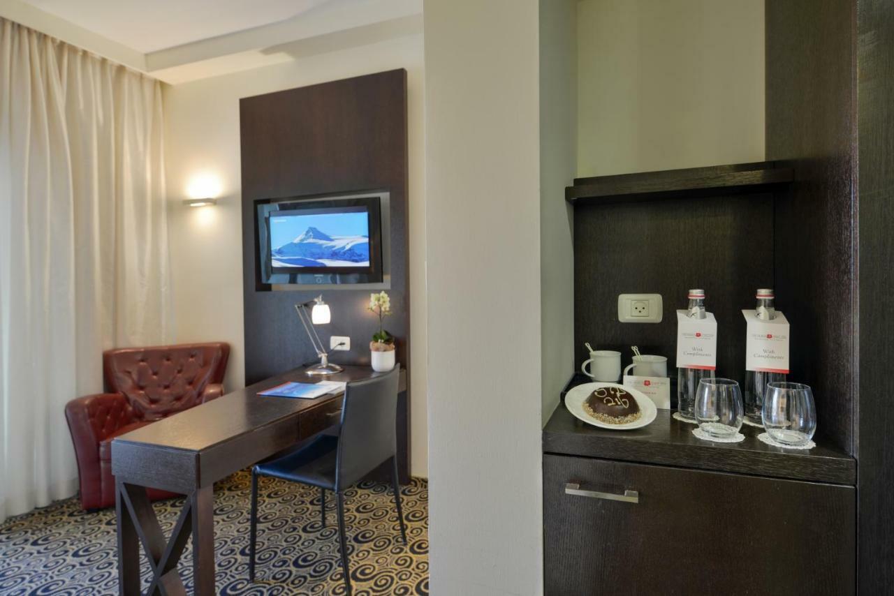 Hod Hasharon Luxury Apartment Herzelia Exteriör bild