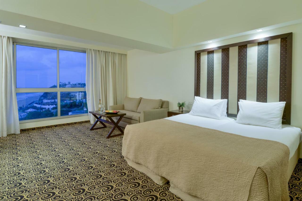 Hod Hasharon Luxury Apartment Herzelia Exteriör bild