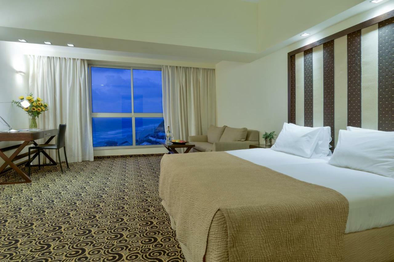 Hod Hasharon Luxury Apartment Herzelia Exteriör bild